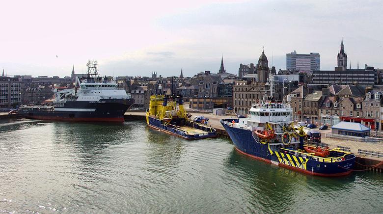 boats on the water in glasgow